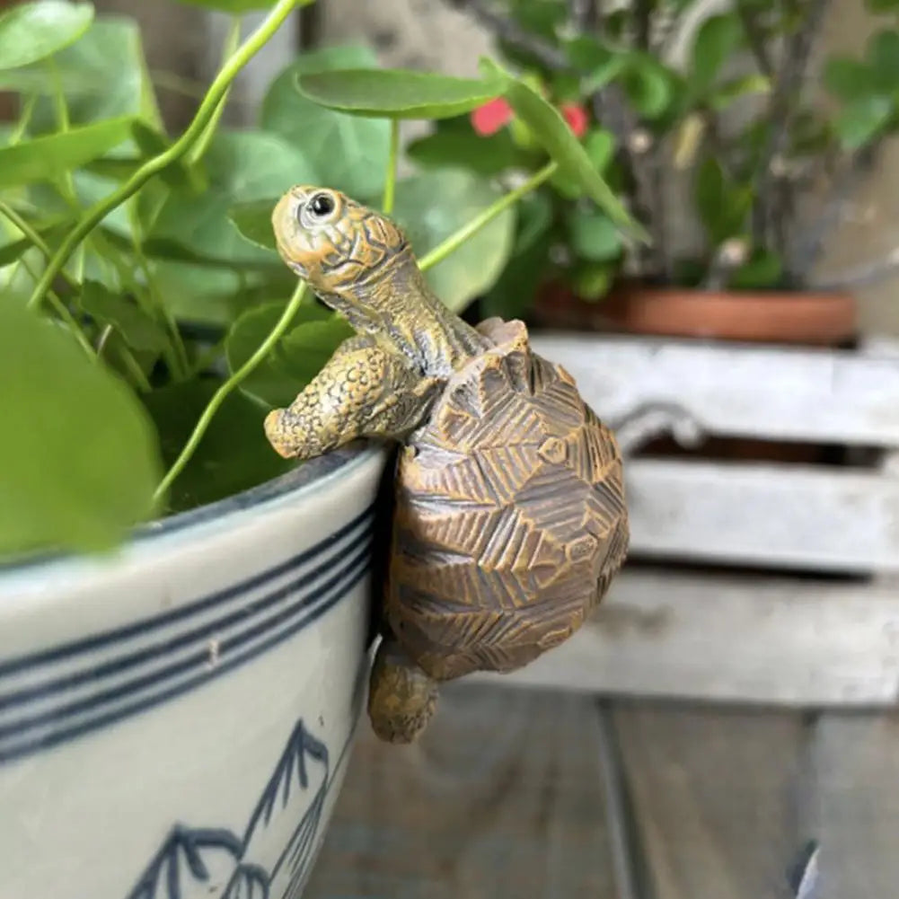 Resin Climbing Turtle Pot Sitter