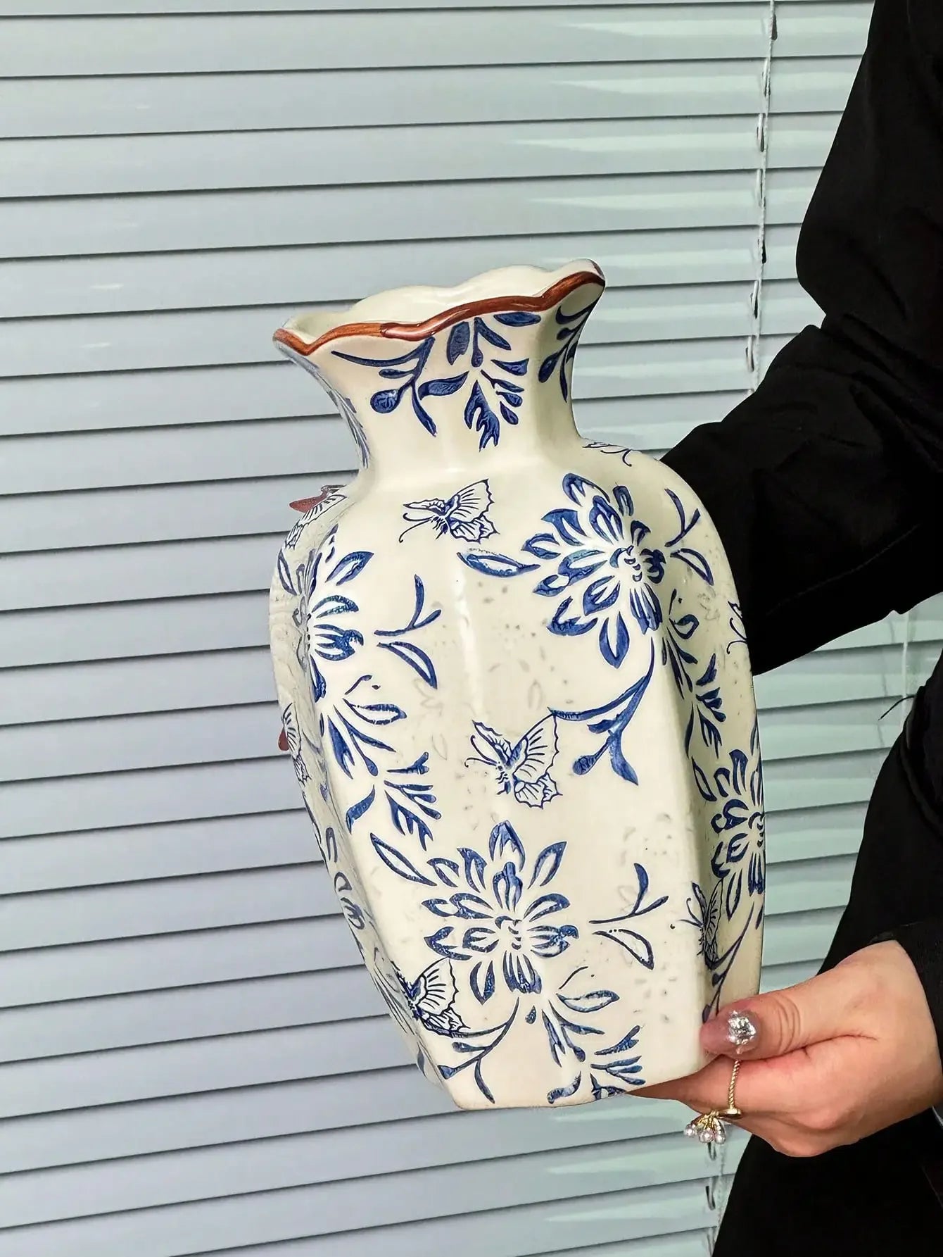 Chinese Blue and White Porcelain Vase