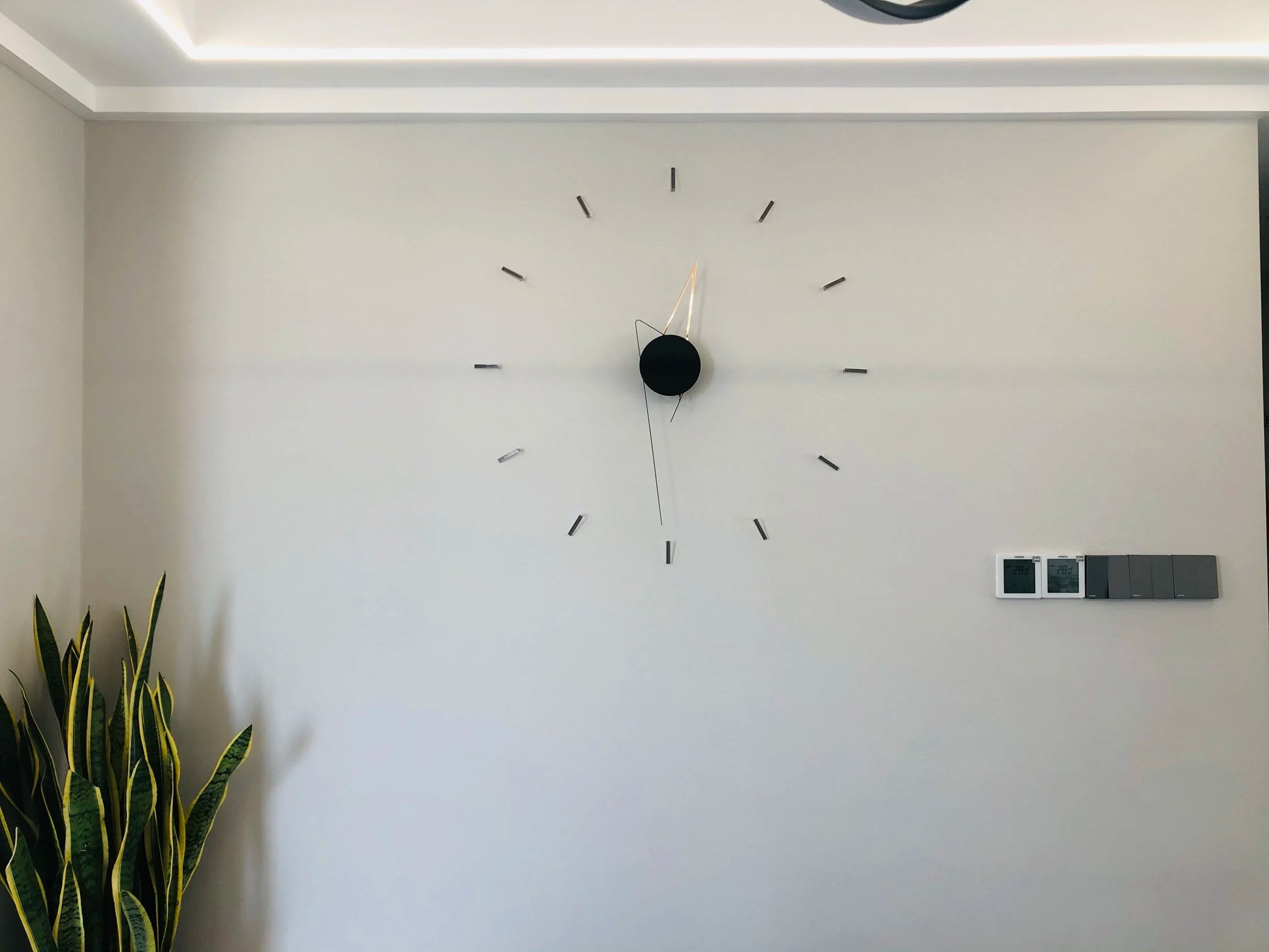 DIY Minimalist Wall Clock