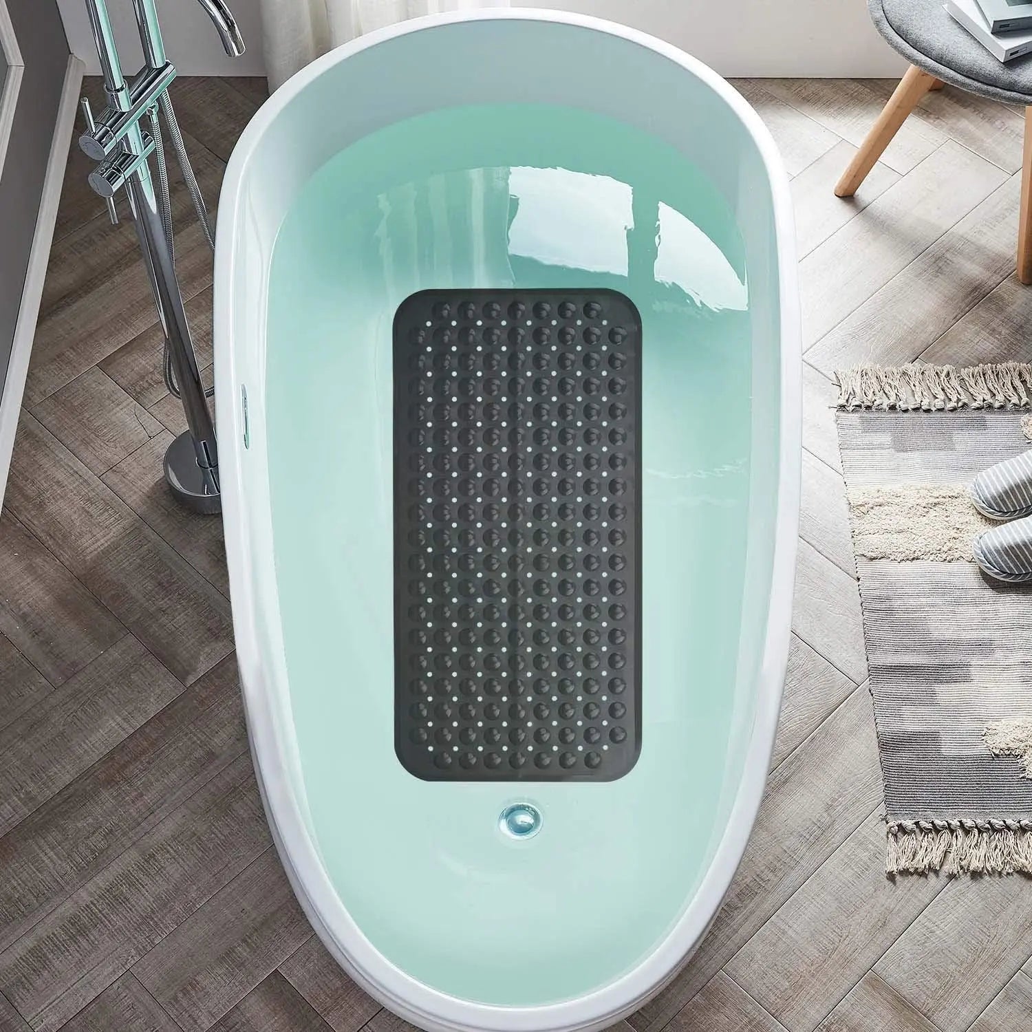Suction Cup Bathtub Mat With Drain Holes