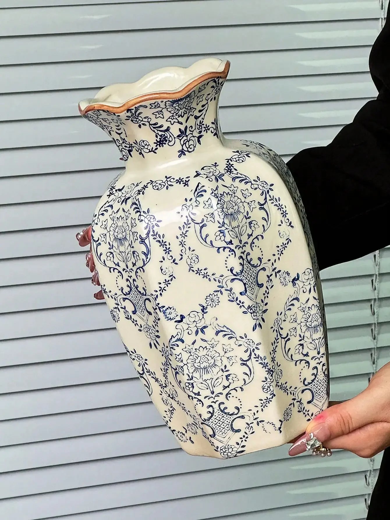 Chinese Blue and White Porcelain Vase