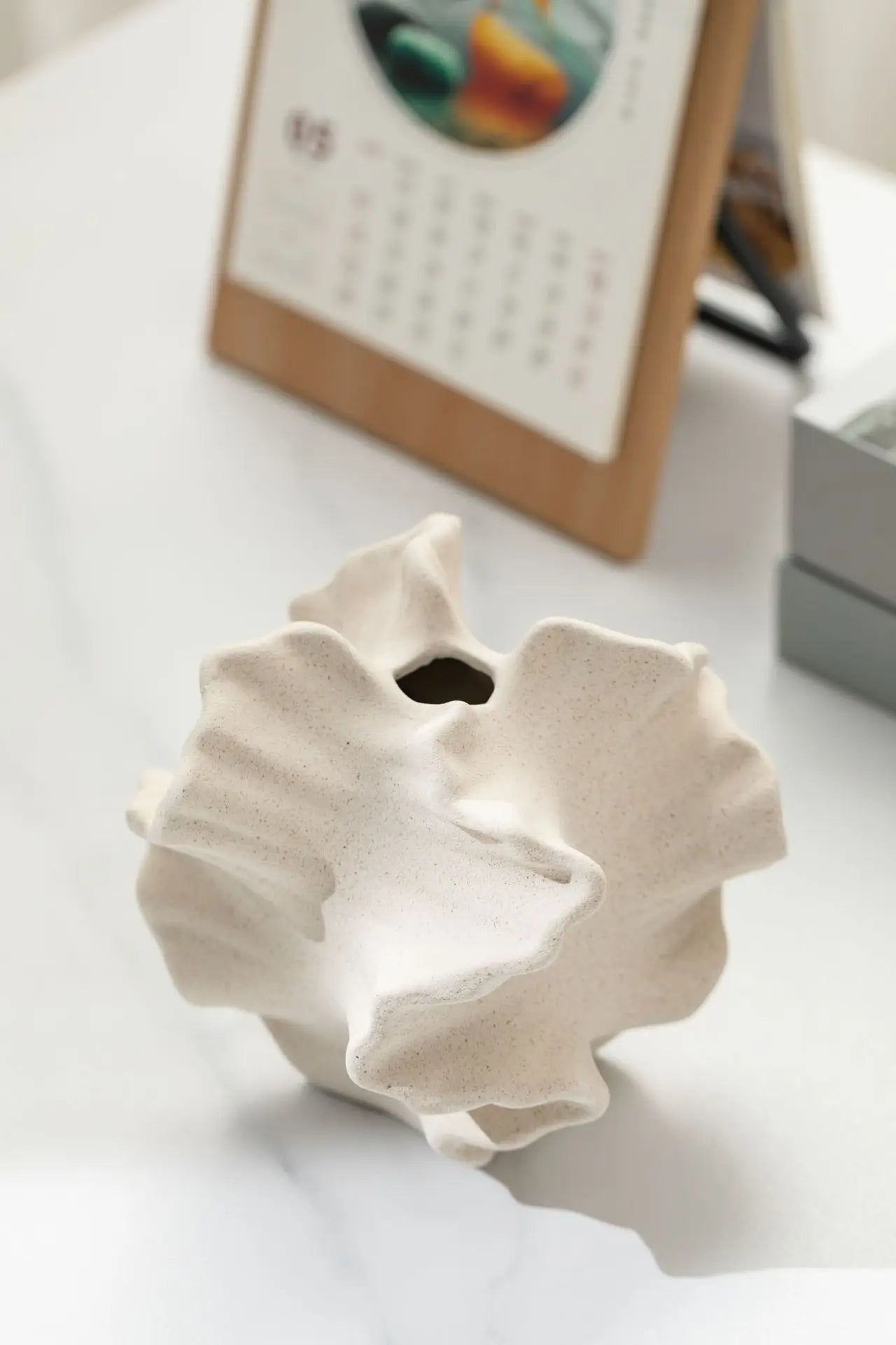 Ceramic Vase Geometric Wavy Patterns Petal Shape Porcelain Crafts