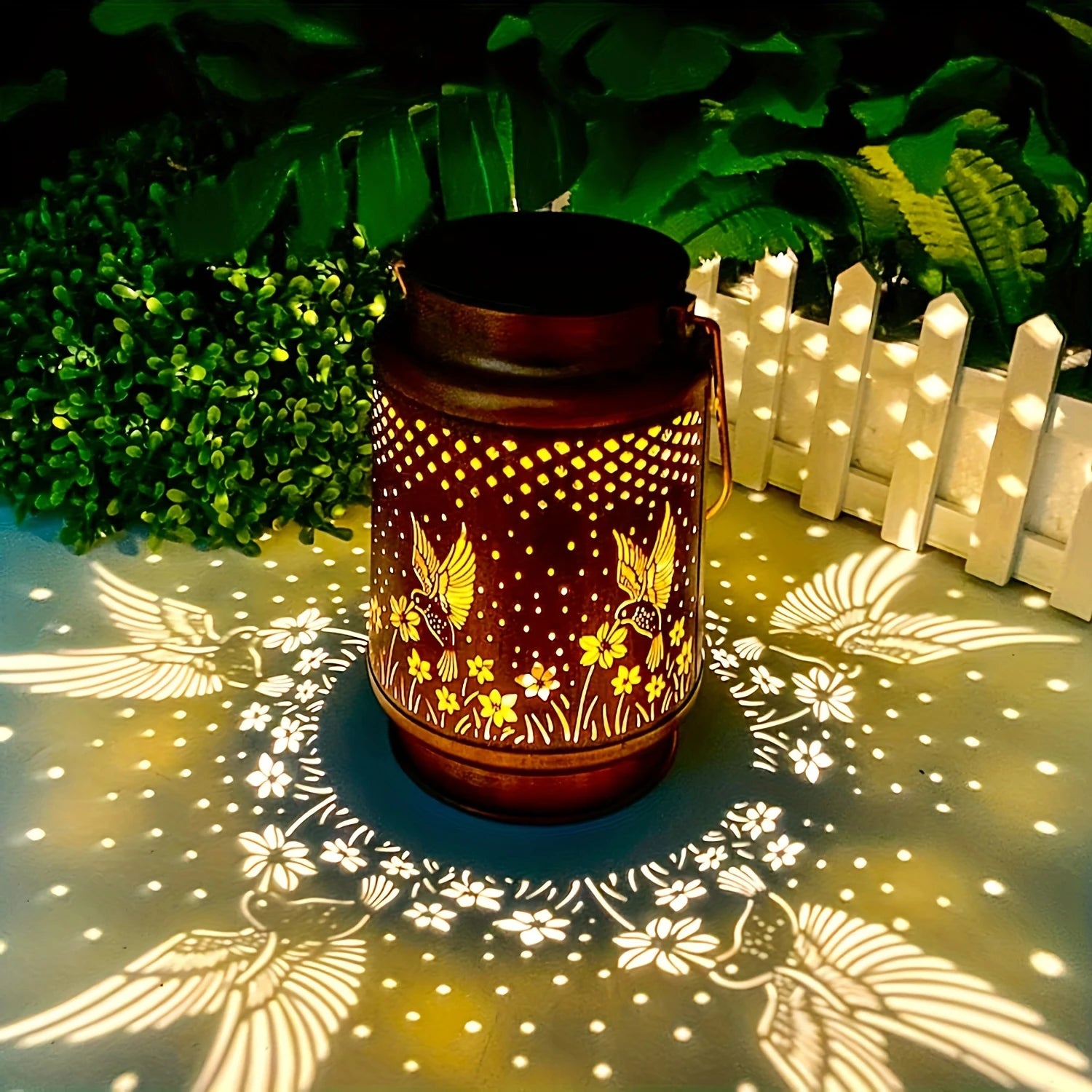 1PC Iron Solar Lantern Outdoor, Solar-Powered Garden Light