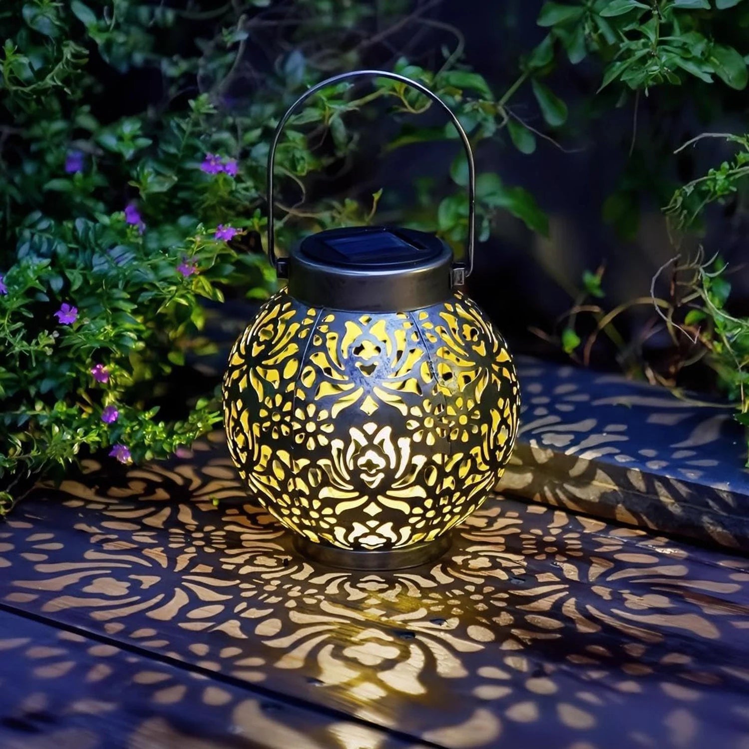 1PC Iron Solar Lantern Outdoor, Solar-Powered Garden Light