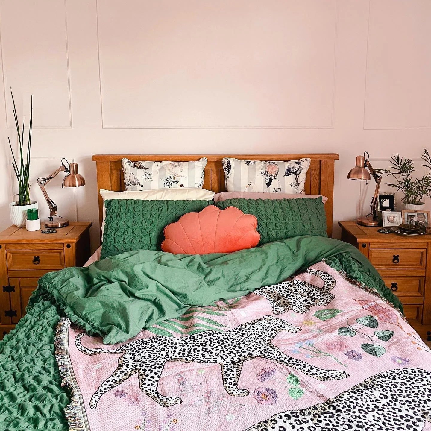 Leopard Jacquard Knit Throw