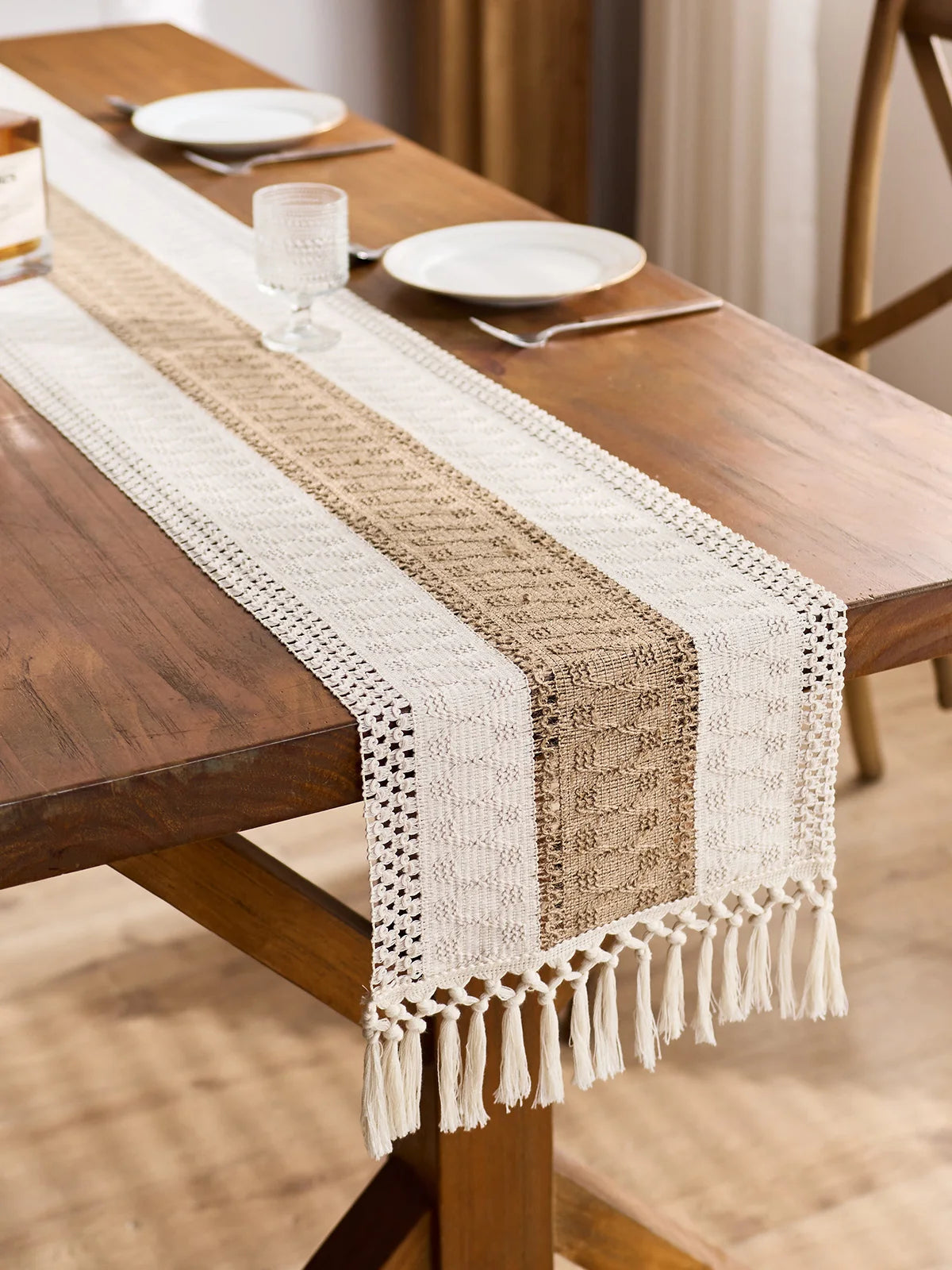 Splicing Burlap And Lace Table Runner