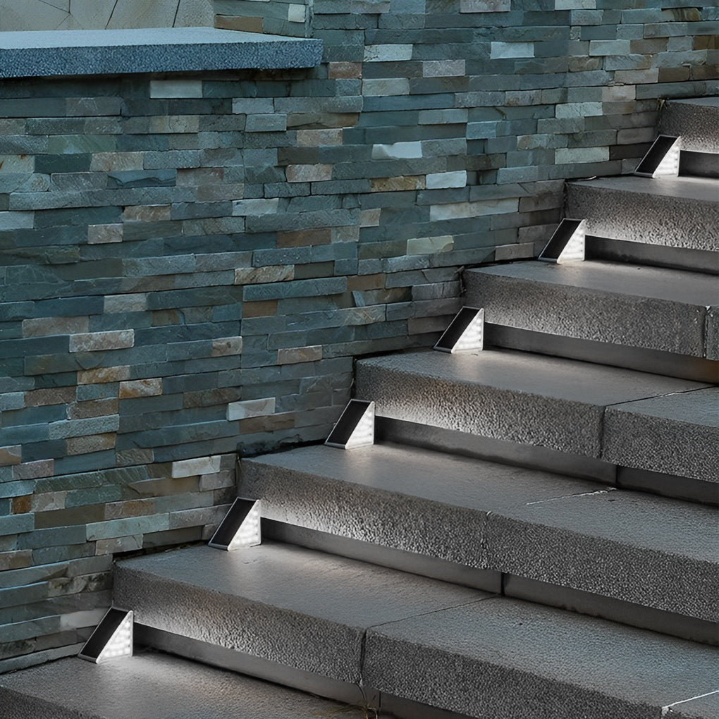Set of 2 Triangle Solar Step Lights, Gray Outdoor Stair Lights 7