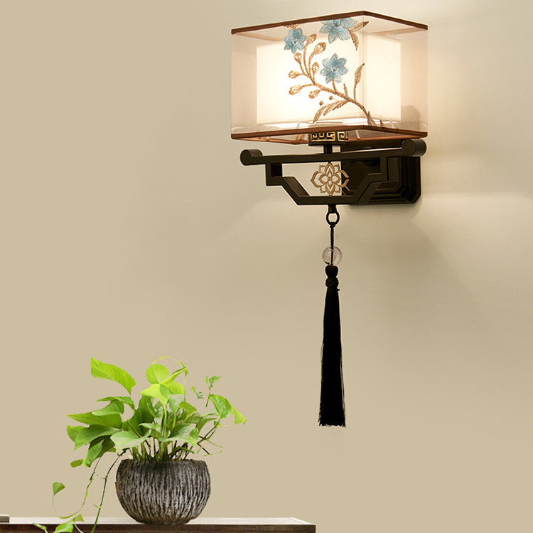 Chinese Classical Embroidered Iron Fabric 1-Light Wall Sconce Lamp