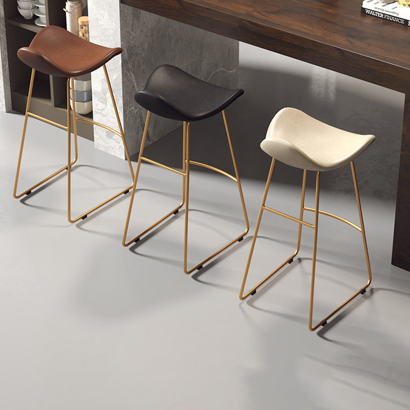 Contemporary Scandinavian PU Leather & Iron Triangle Bar Stool With Backrest And Footrest For Kitchen & Bar