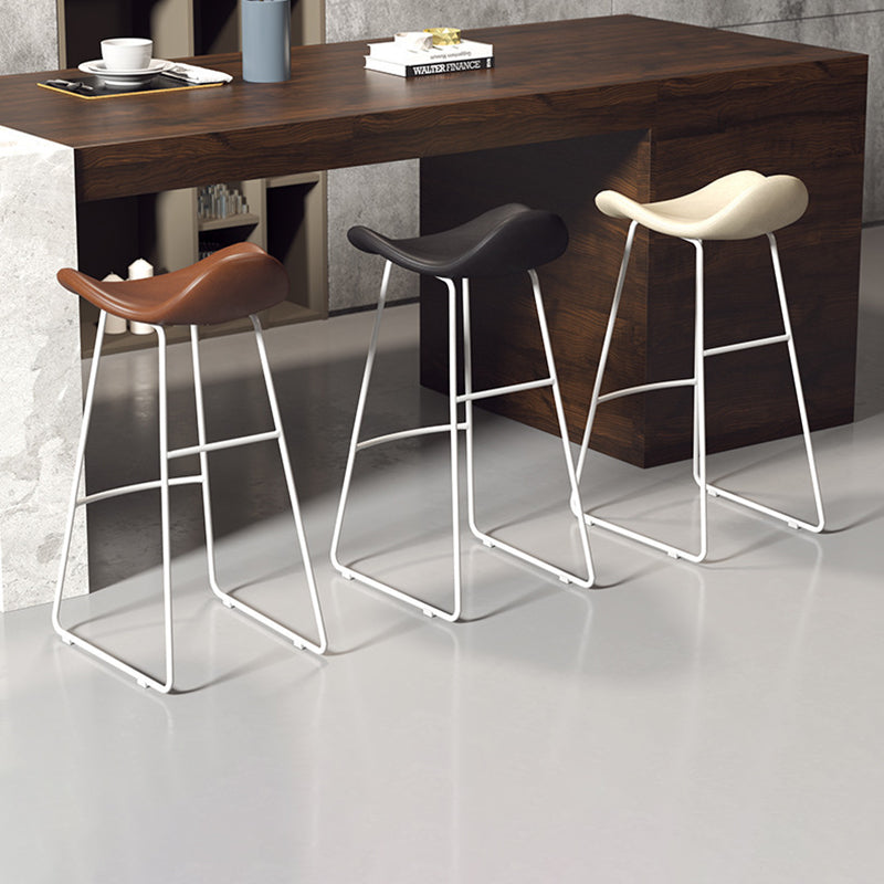 Contemporary Scandinavian PU Leather & Iron Triangle Bar Stool With Backrest And Footrest For Kitchen & Bar