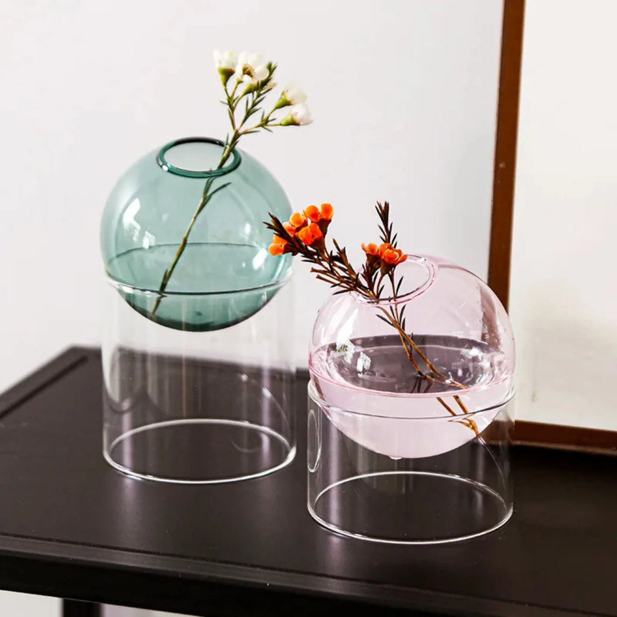 Round Borosilicate Glass Bud Vase, Colored Hydroponic Vase