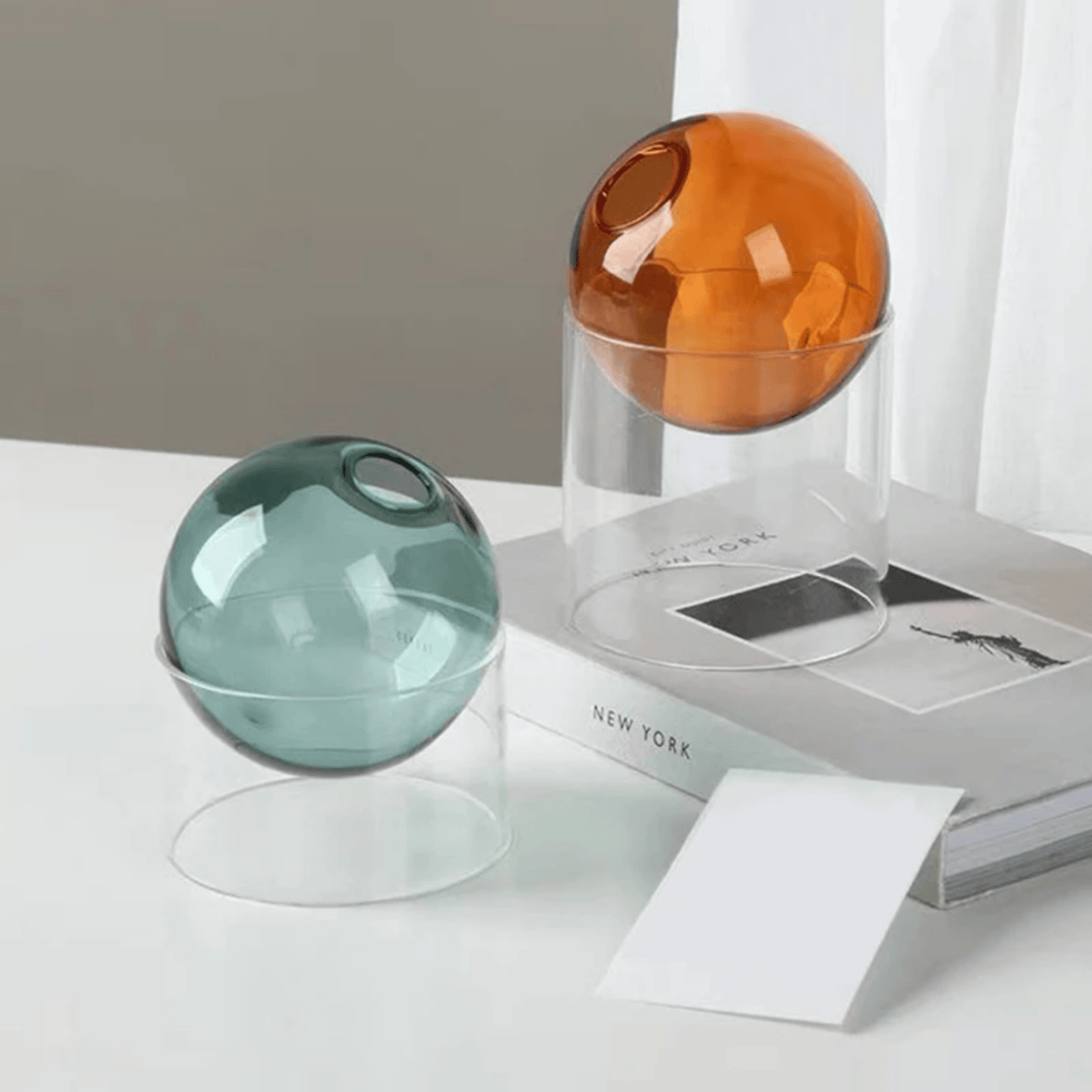 Round Borosilicate Glass Bud Vase, Colored Hydroponic Vase