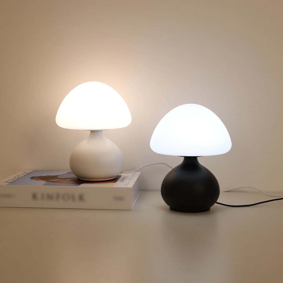 Minimalist Mushroom Table Lamp with Dimming