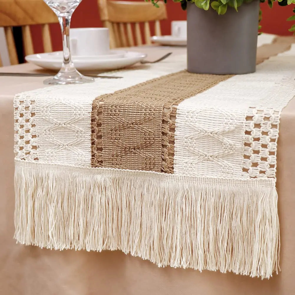 Splicing Burlap And Lace Table Runner