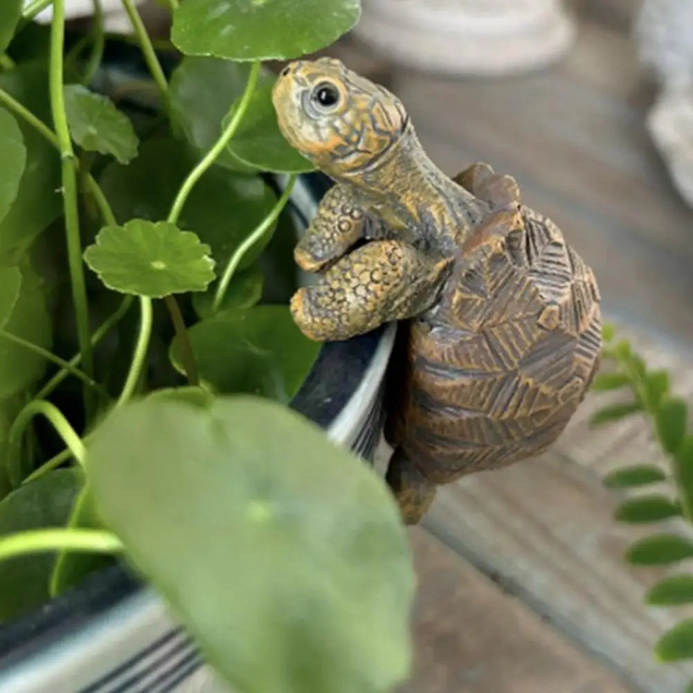 Resin Climbing Turtle Pot Sitter