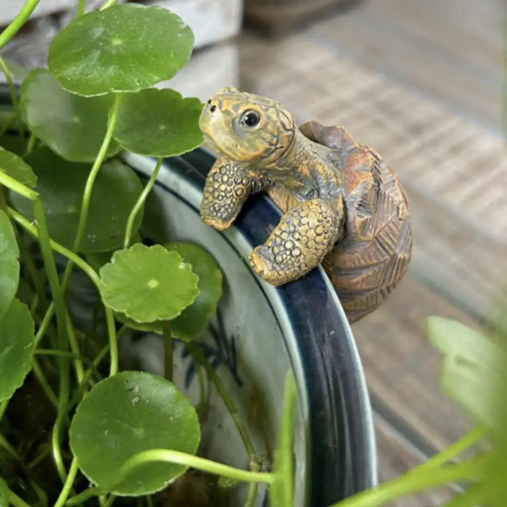 Resin Climbing Turtle Pot Sitter
