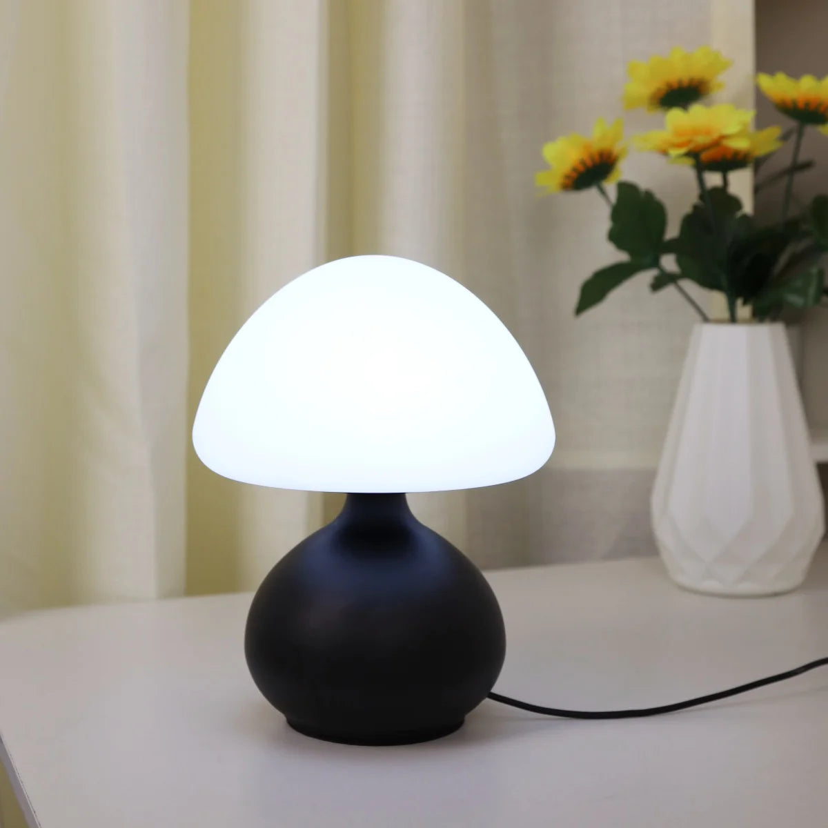 Minimalist Mushroom Table Lamp with Dimming