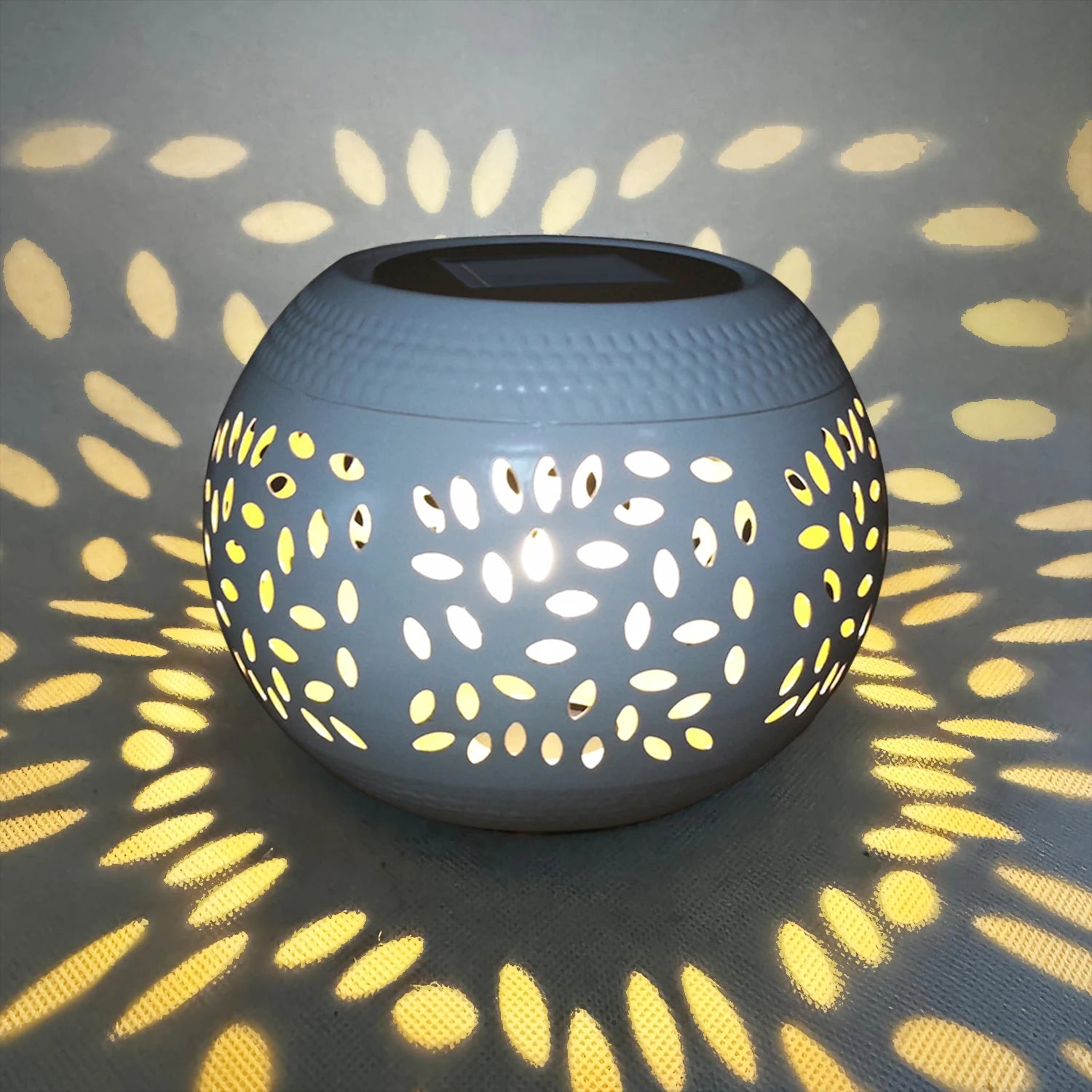 1PC Iron Solar Lantern Outdoor, Solar-Powered Garden Light