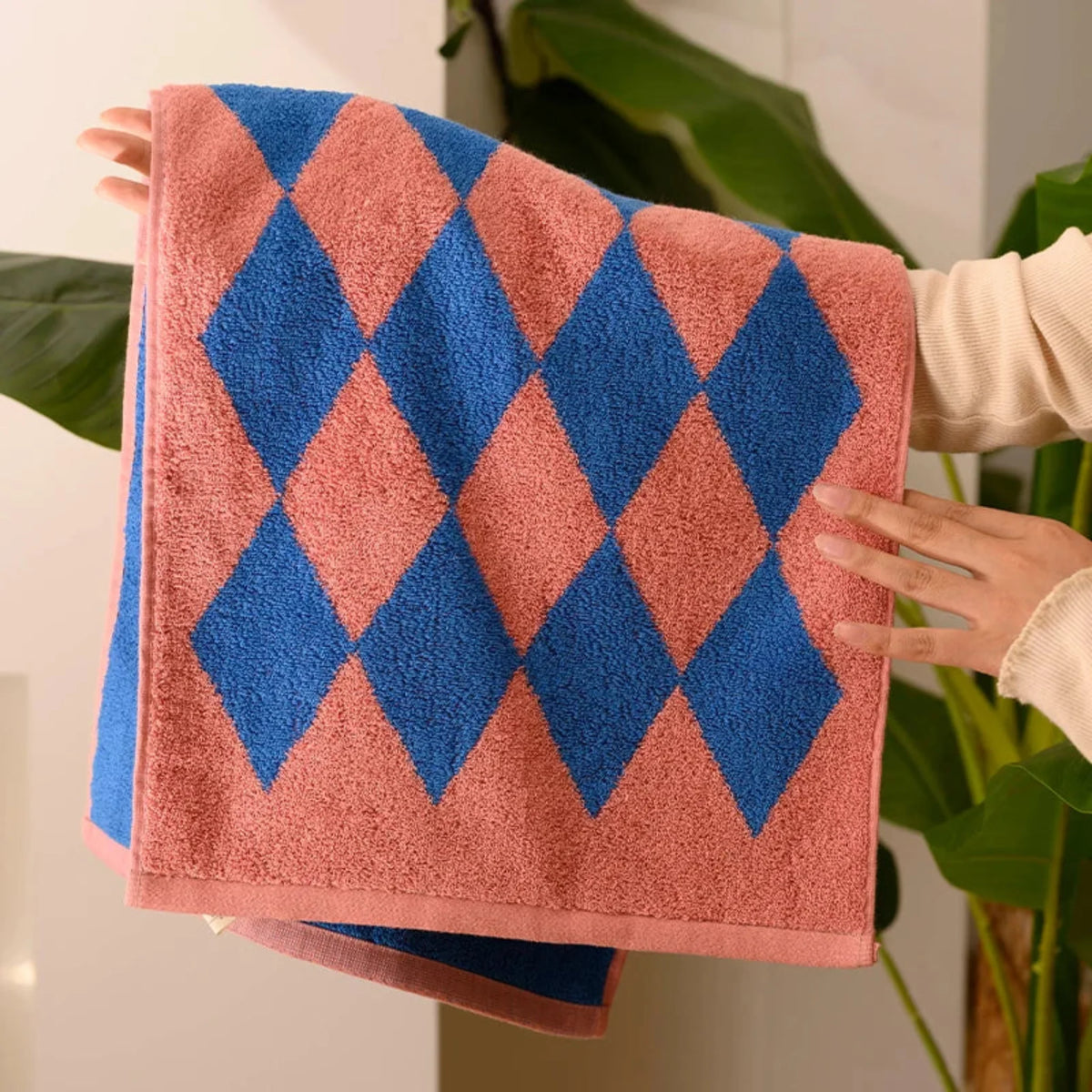 Retro Diamond Cotton Towel in Blue, Yarn Dyed Jacquard