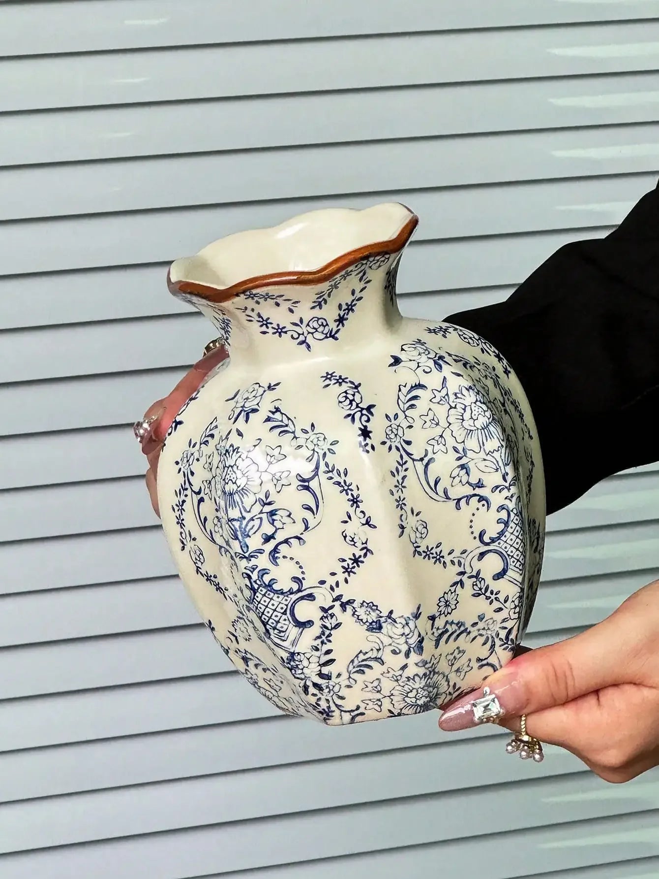 Chinese Blue and White Porcelain Vase