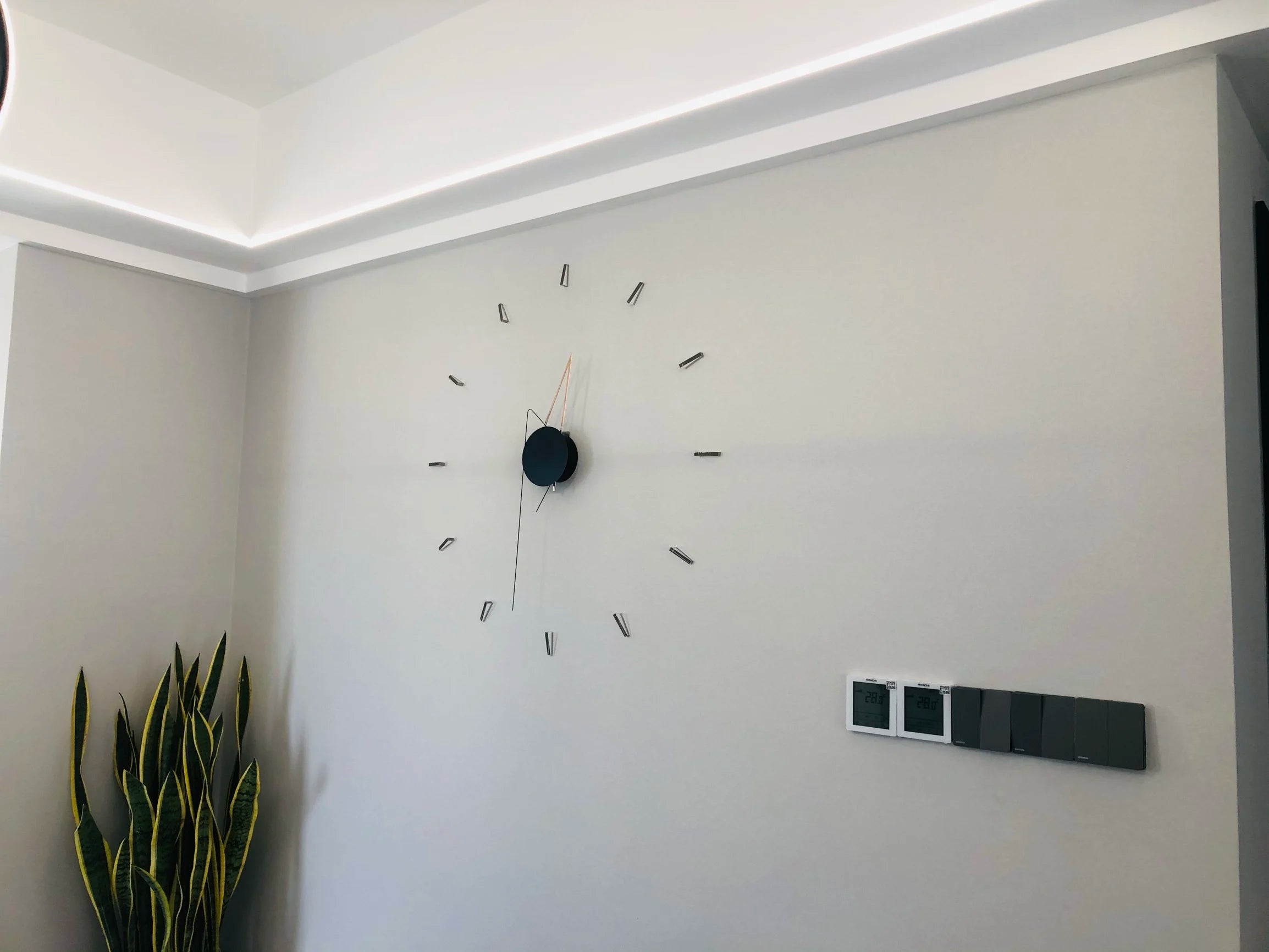 DIY Minimalist Wall Clock