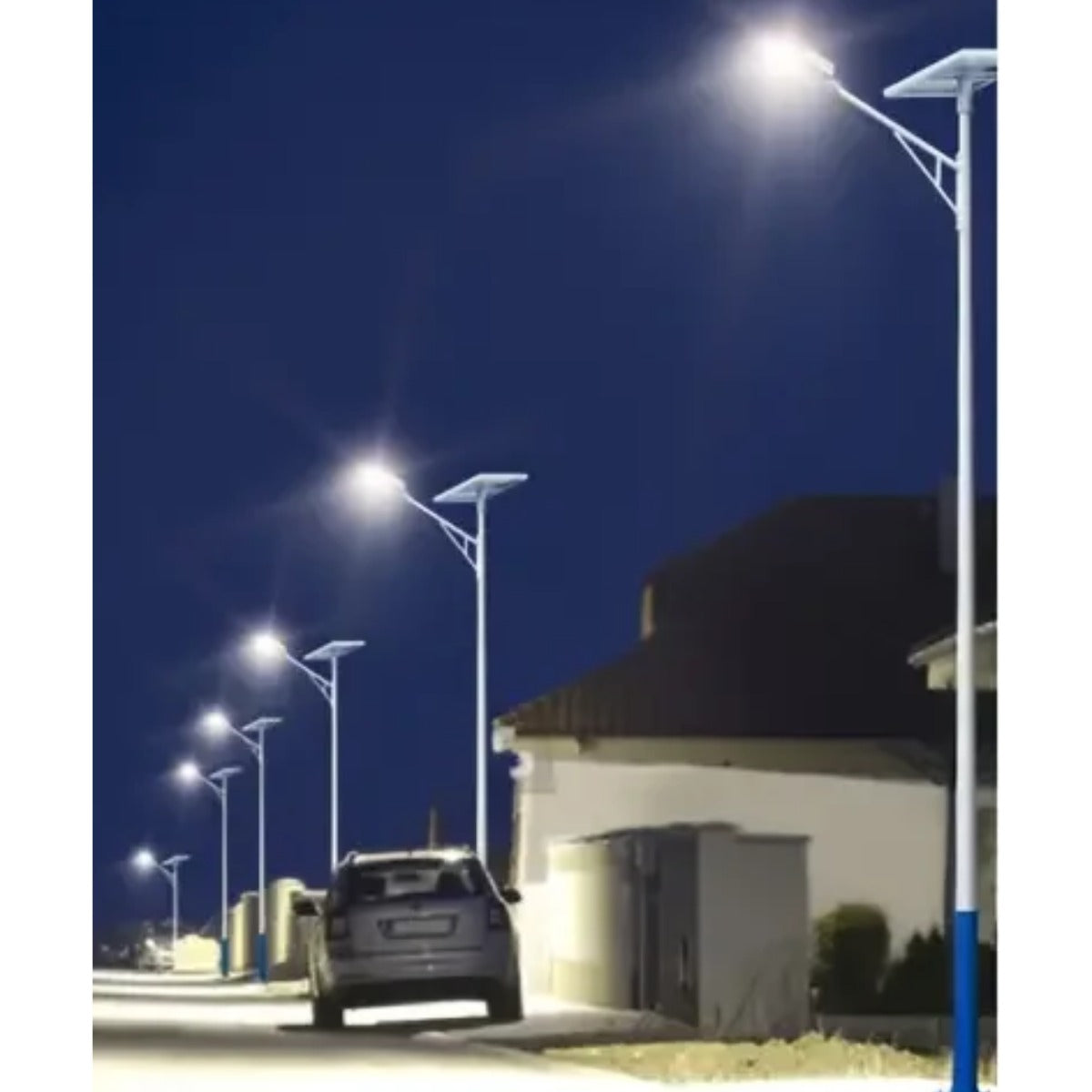 Solar street light lighting driveway