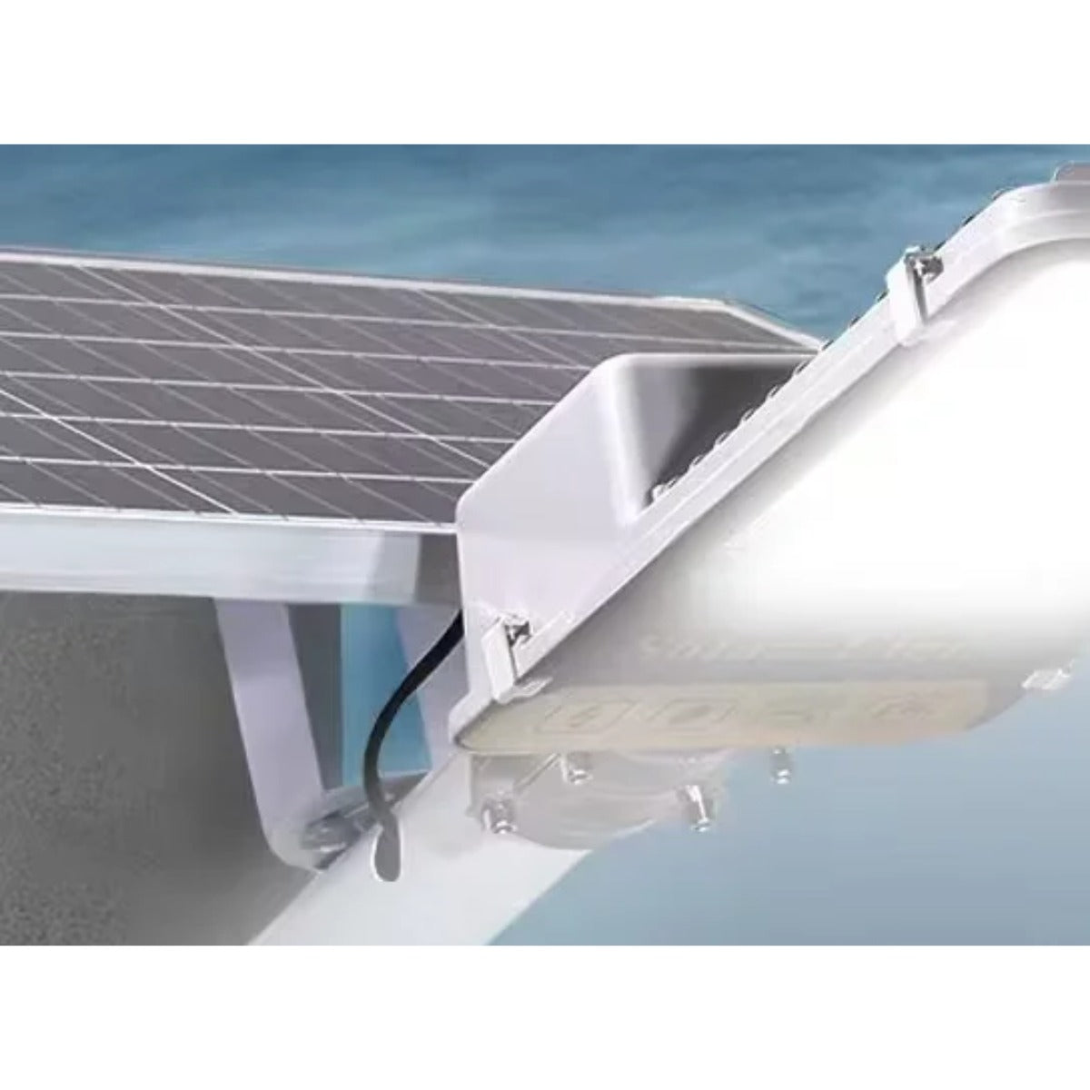 Aluminum body and solar panel detail