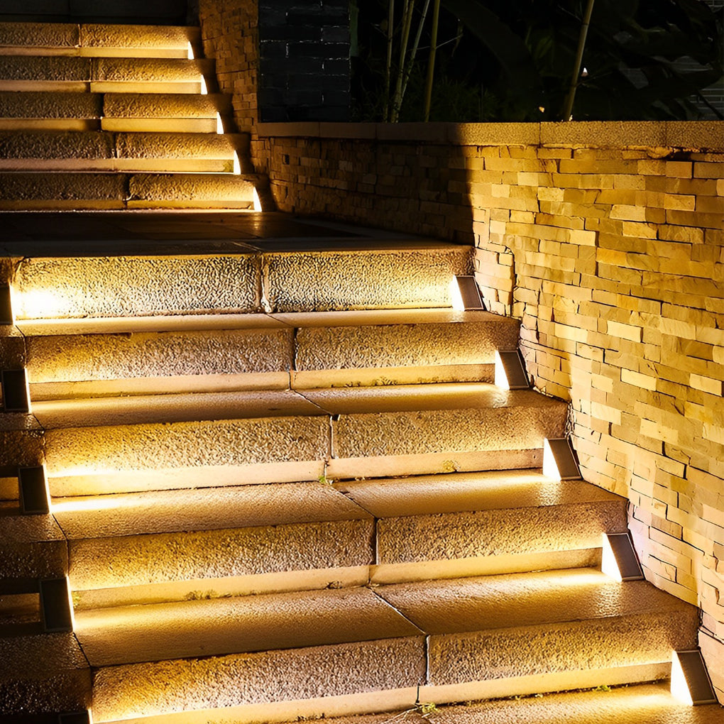 Set of 2 Triangle Solar Step Lights, Gray Outdoor Stair Lights 6